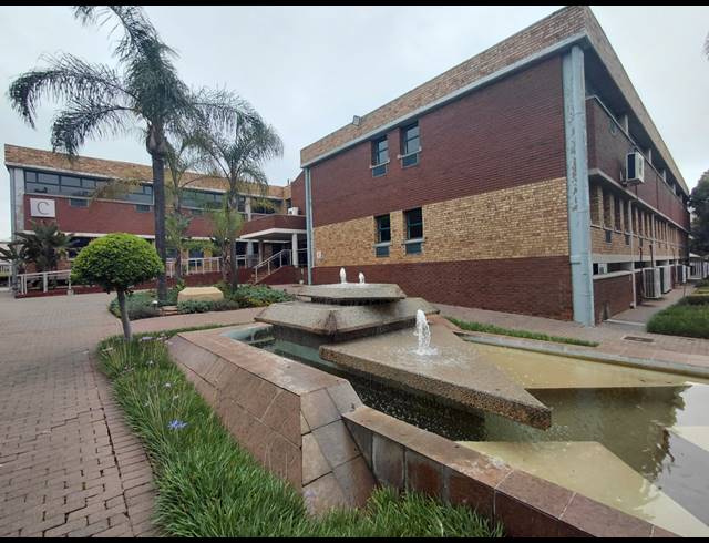 1,229M² OFFICE TO LET IN RANDJESPARK